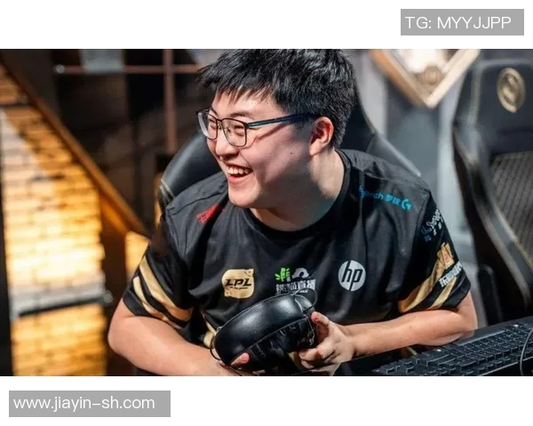 CSGO赛事中RNG团队意识引发热烈讨论与争议分析